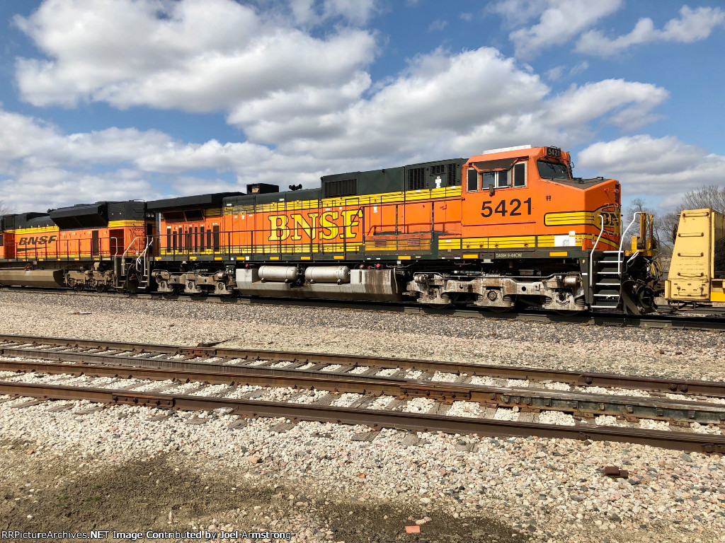 BNSF 5421